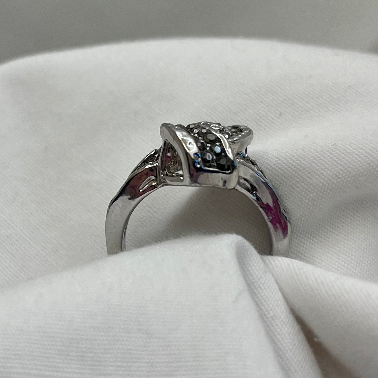 Dark Knot Ring