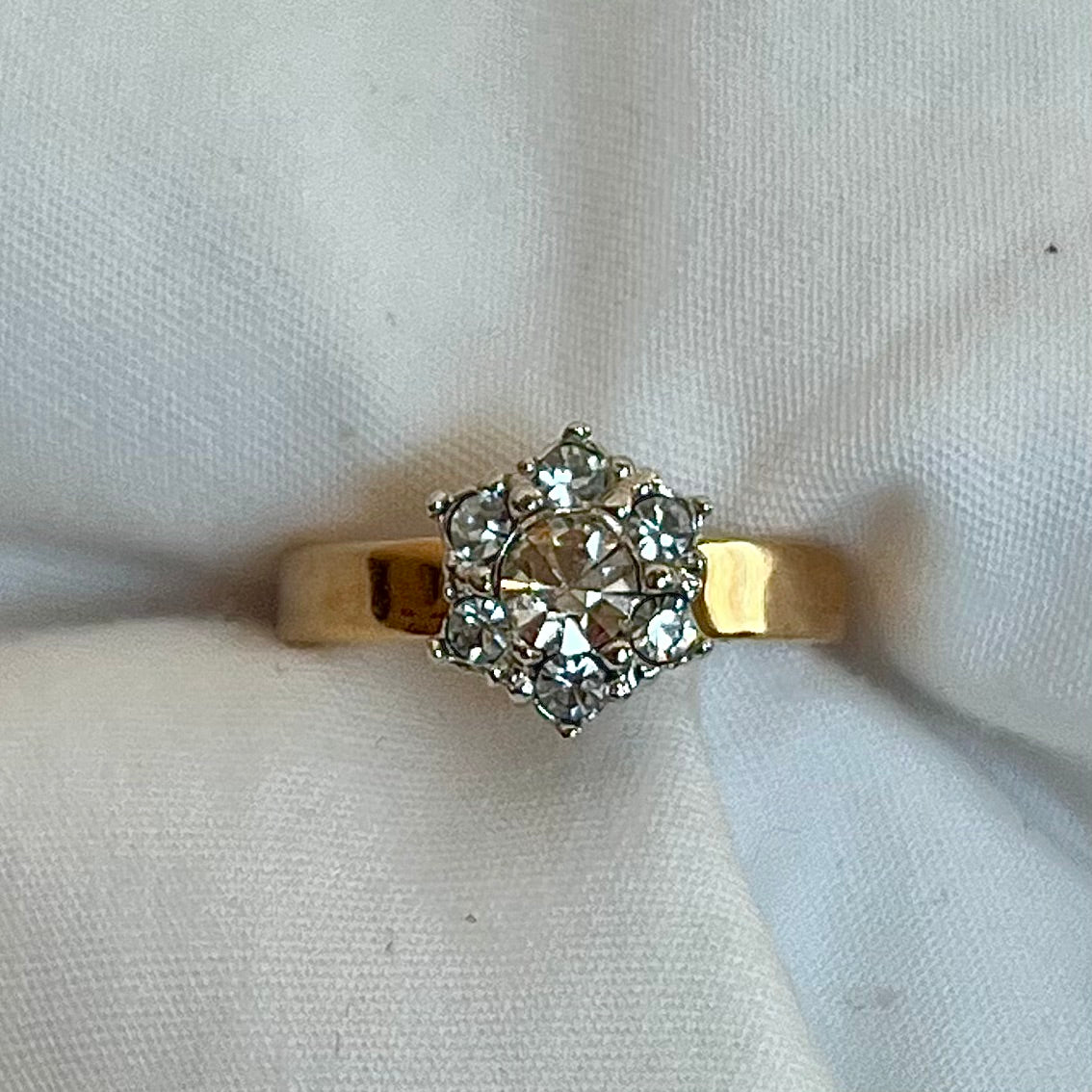 Avon Crystal Flower Ring