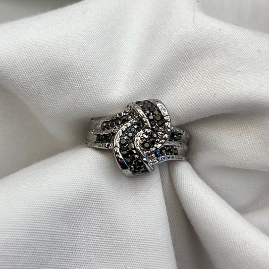 Dark Knot Ring