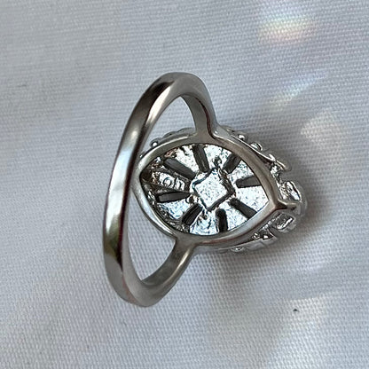 Avon Chesterfield Ring