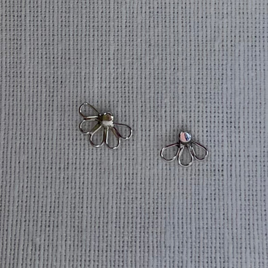 Dizzy Daisy Studs