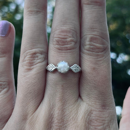 Leafy Pearl Ring